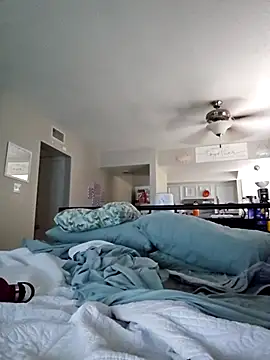 honeeyyy pot online show from October 2, 2025, 6:33 pm