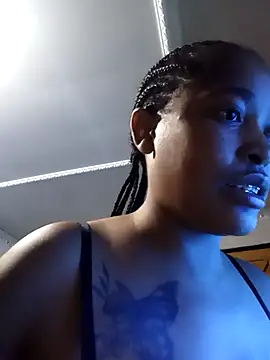 Snapshot of Yelowbone chatting on March 5, 2025, 10:10 pm Yelowbone online show from March 5, 2025, 10:10 pm