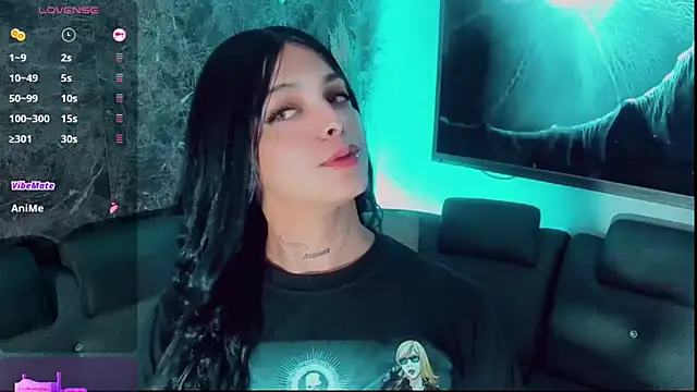 Emmaa Saenz  online show from September 26, 2025, 6:04 pm