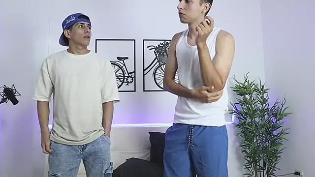 Crazy nigth01 online show from October 5, 2025, 2:02 am