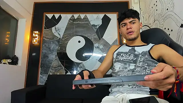 liam genner  online show from March 10, 2025, 8:01 pm