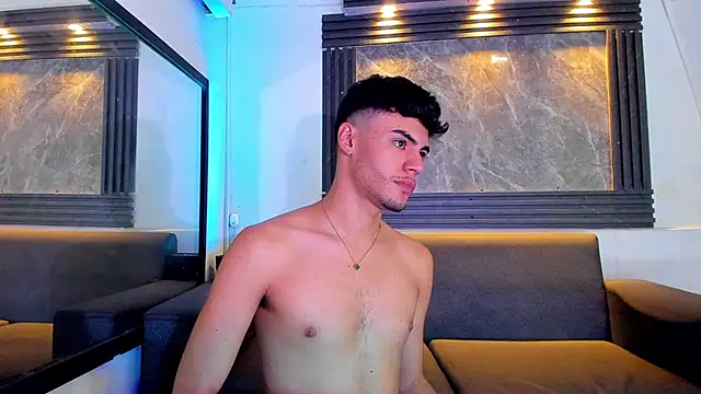 liam genner  online show from September 28, 2025, 7:32 pm