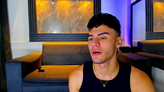 liam genner  online show from November 21, 2025, 8:41 pm