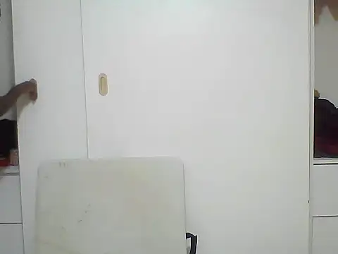 Snapshot of kiki788 chatting on November 25, 2025, 8:25 am kiki788 online show from November 25, 2025, 8:25 am