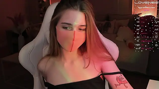 Frau Lina online show from December 1, 2024, 5:29 pm