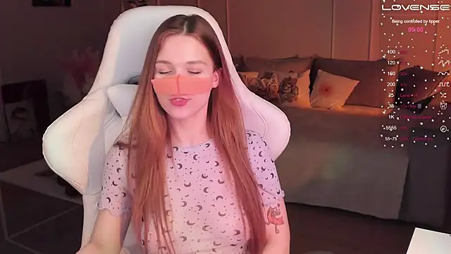 Frau Lina online show from February 2, 2025, 7:14 pm