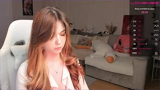 Frau Lina online show from December 2, 2025, 2:08 pm