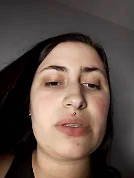 Snapshot of BiaHot010 chatting on October 30, 2025, 1:48 am BiaHot010 online show from October 30, 2025, 1:48 am