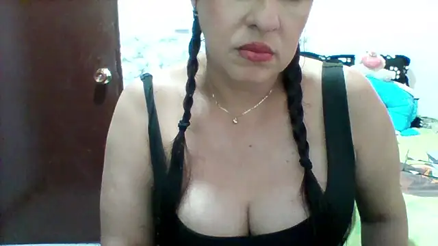 Snapshot of Alisson_brand chatting on May 4, 2026, 3:48 pm Alisson brand online show from May 4, 2026, 3:48 pm