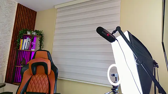 AdanReilly online show from November 16, 2025, 3:55 am