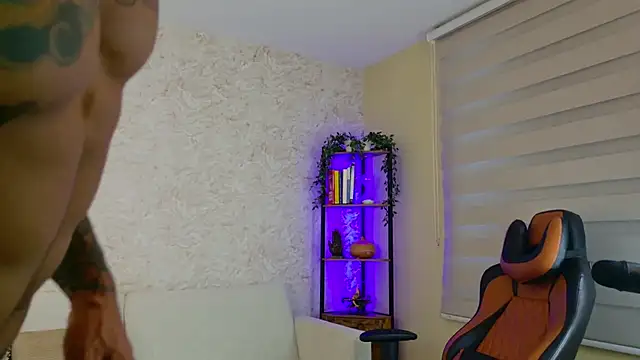 AdanReilly online show from February 19, 2025, 11:04 pm