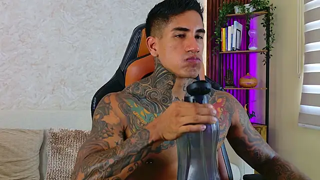 AdanReilly online show from September 17, 2025, 3:14 pm