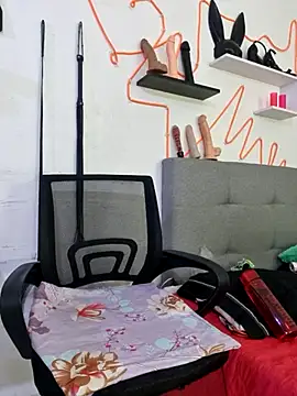 Sophiehuntress online show from March 13, 2025, 4:16 am