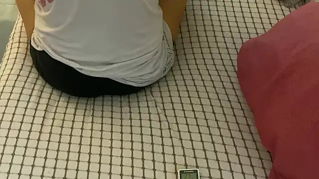 Ceyceys online show from October 7, 2025, 8:04 am