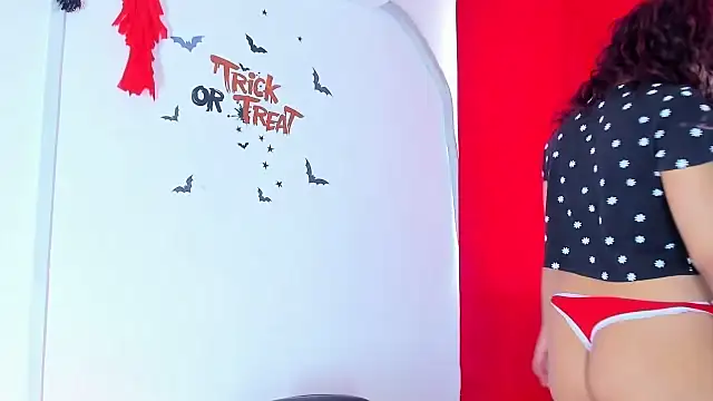 Emily Coper18 online show from October 14, 2025, 1:12 pm