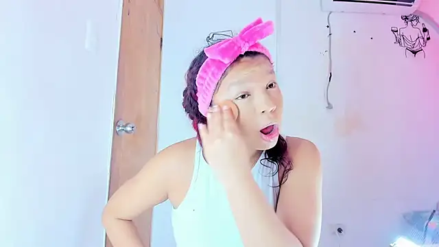 Emily Coper18 online show from March 14, 2026, 2:01 pm