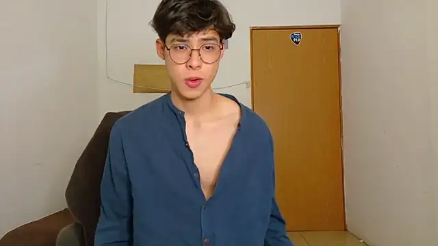 Snapshot of Jacotnk chatting on February 18, 2025, 5:20 am Jacotnk online show from February 18, 2025, 5:20 am