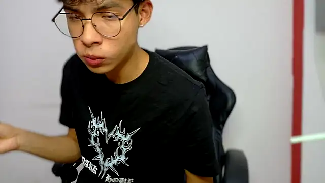 Snapshot of Jacotnk chatting on March 22, 2025, 5:17 am Jacotnk online show from March 22, 2025, 5:17 am