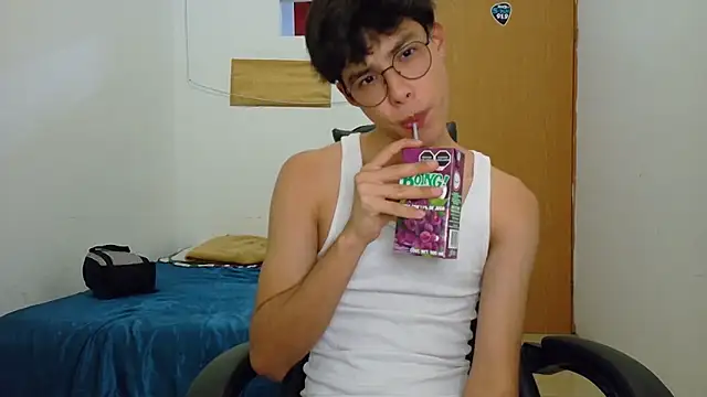 Snapshot of Jacotnk chatting on March 11, 2025, 5:24 am Jacotnk online show from March 11, 2025, 5:24 am