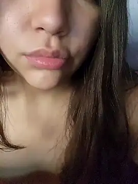 Snapshot of Blanquitaaa chatting on February 14, 2026, 9:59 pm Blanquitaaa online show from February 14, 2026, 9:59 pm