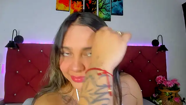 Snapshot of Abril_Gomez06 chatting on December 3, 2025, 8:03 am Abril Gomez06 online show from December 3, 2025, 8:03 am