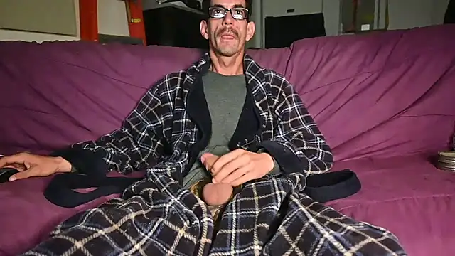 Snapshot of joeiandola chatting on March 1, 2025, 2:34 pm joeiandola online show from March 1, 2025, 2:34 pm