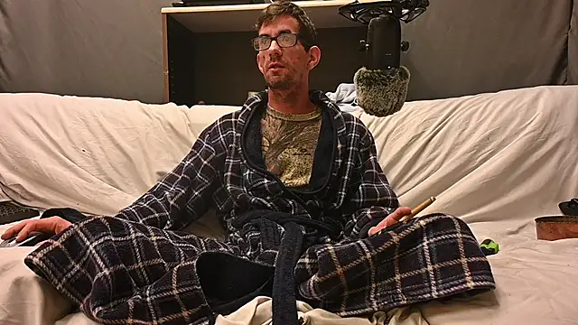 Snapshot of joeiandola chatting on October 16, 2025, 5:05 am joeiandola online show from October 16, 2025, 5:05 am