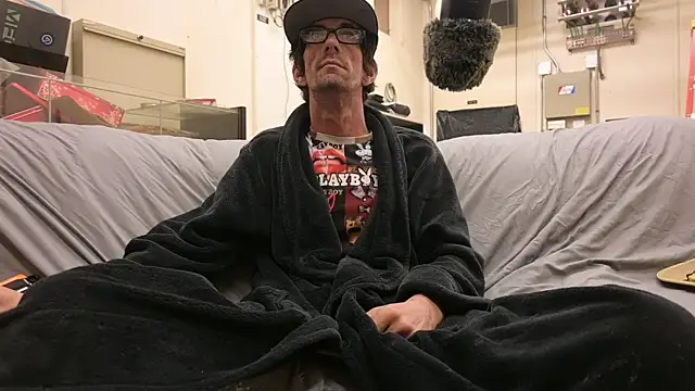 Snapshot of joeiandola chatting on February 17, 2026, 6:05 pm joeiandola online show from February 17, 2026, 6:05 pm