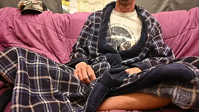 Snapshot of joeiandola chatting on September 8, 2025, 4:28 pm joeiandola online show from September 8, 2025, 4:28 pm