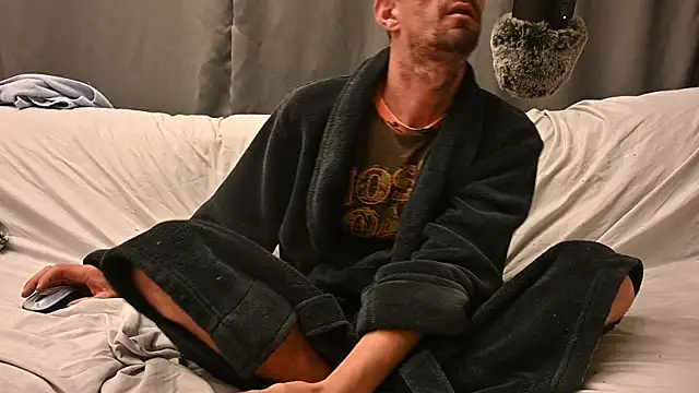 Snapshot of joeiandola chatting on September 30, 2025, 4:24 pm joeiandola online show from September 30, 2025, 4:24 pm