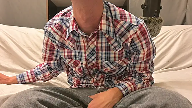 Snapshot of joeiandola chatting on October 19, 2025, 9:28 pm joeiandola online show from October 19, 2025, 9:28 pm