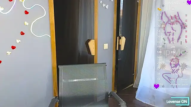 EmmyGreans online show from March 7, 2025, 12:34 pm