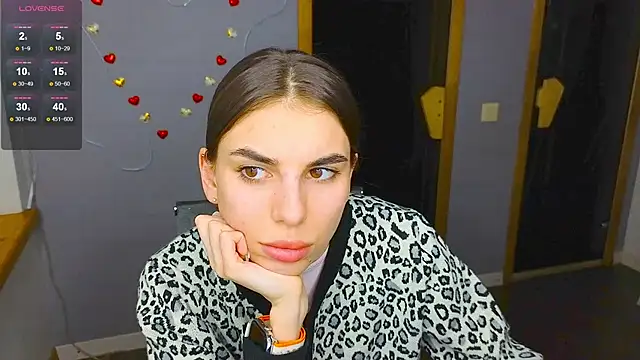 EmmyGreans online show from February 26, 2025, 12:38 pm