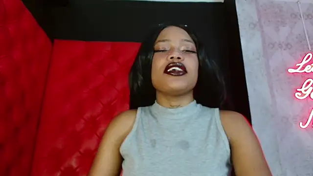 Snapshot of CrystalBrooke3x chatting on November 10, 2025, 8:25 pm CrystalBrooke3x online show from November 10, 2025, 8:25 pm