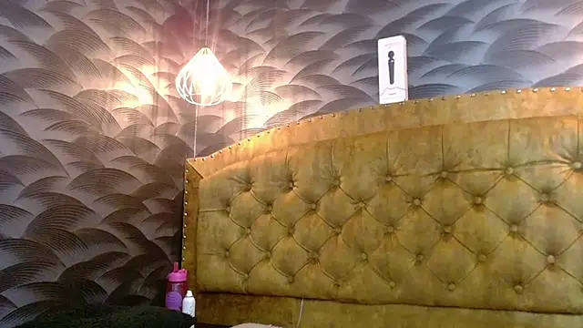 Snapshot of CrystalBrooke3x chatting on October 29, 2025, 7:24 pm CrystalBrooke3x online show from October 29, 2025, 7:24 pm