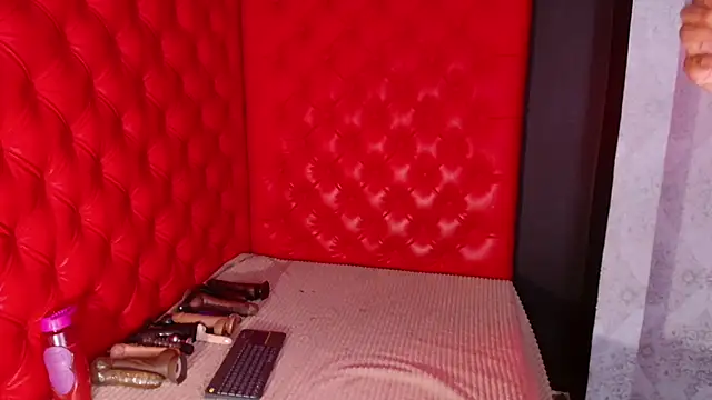 Snapshot of CrystalBrooke3x chatting on November 26, 2025, 7:14 pm CrystalBrooke3x online show from November 26, 2025, 7:14 pm