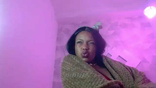 Snapshot of CrystalBrooke3x chatting on March 20, 2025, 10:54 am CrystalBrooke3x online show from March 20, 2025, 10:54 am