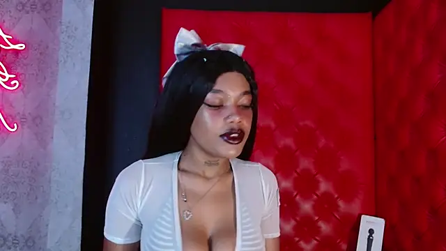 Snapshot of CrystalBrooke3x chatting on November 3, 2025, 7:50 pm CrystalBrooke3x online show from November 3, 2025, 7:50 pm