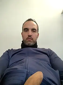 leon3875 online show from October 17, 2025, 3:25 pm