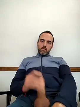 leon3875 online show from October 31, 2025, 3:30 pm