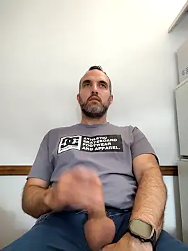 leon3875 online show from November 26, 2025, 3:34 pm