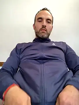 leon3875 online show from October 21, 2025, 3:33 pm