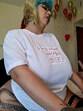 Escarlate4you  online show from February 13, 2026, 10:04 am