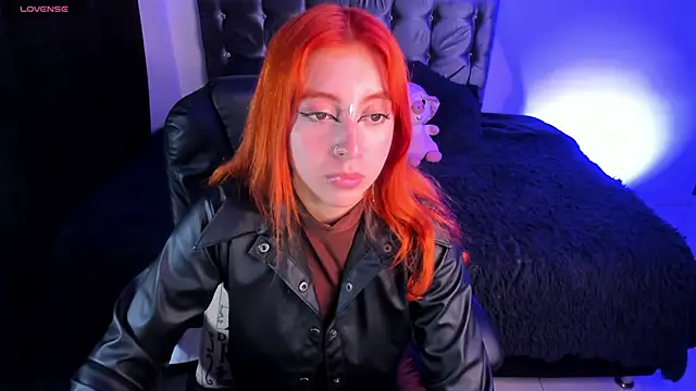 Violetaarey online show from February 26, 2026, 2:33 am