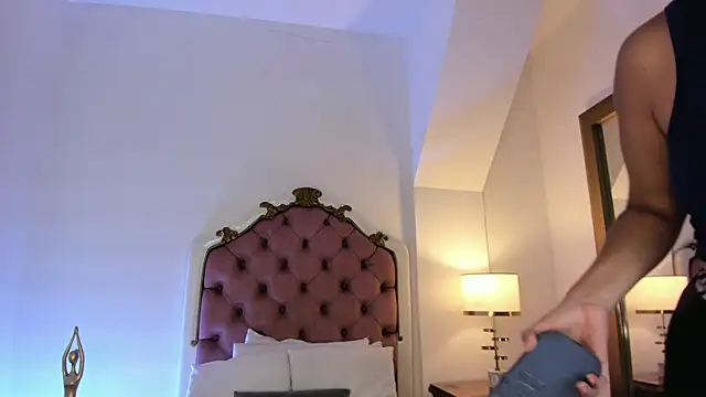 Mara Betancurt online show from March 11, 2026, 3:22 am