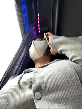 May-Squirt online show from November 3, 2025, 5:01 am