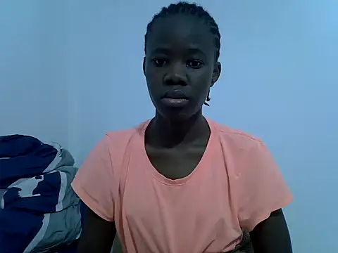 Snapshot of hey_its_andreana chatting on July 6, 2026, 8:32 am hey its andreana online show from July 6, 2026, 8:32 am