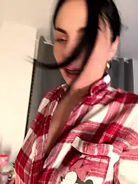 KimKelly13 online show from January 7, 2026, 7:57 am