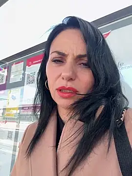 KimKelly13 online show from December 18, 2025, 11:47 am