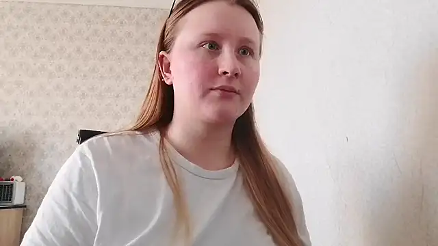 Anika Lipps online show from March 6, 2025, 2:40 pm